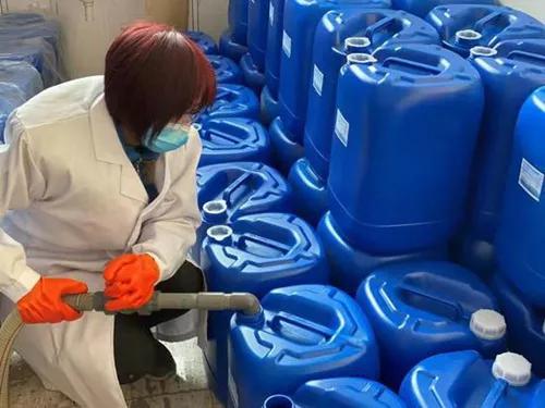 西海岸企業日產84消毒液原液30噸，全力支援抗疫物資保障